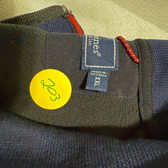 Nice Vineyard Vines. XXL 3/4 zip - Picture 5 of 6